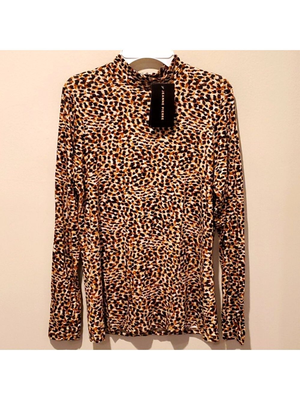 ❤NWT! JEANNE PIERRE MOCK NECK NATURAL LEOPARD PRINT LONG SLEEVED TOP, SMALL